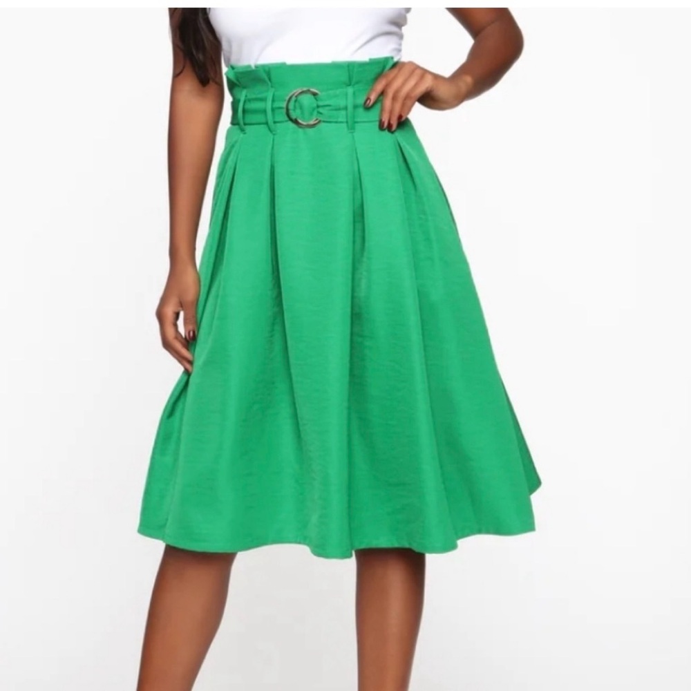Jealous Tomato Kelly Green Paper Bag Belted Waist MIDI Pleated Skirt. Large
